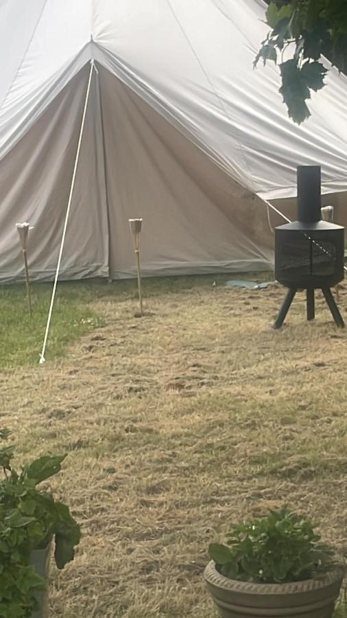 Luxury Glamping At The Riverside 호텔 스케그니스 외부 사진