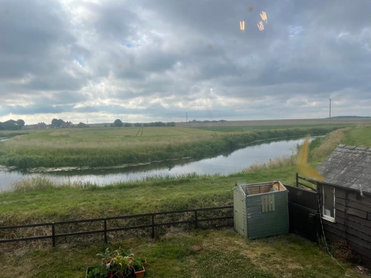 Luxury Glamping At The Riverside 호텔 스케그니스 외부 사진